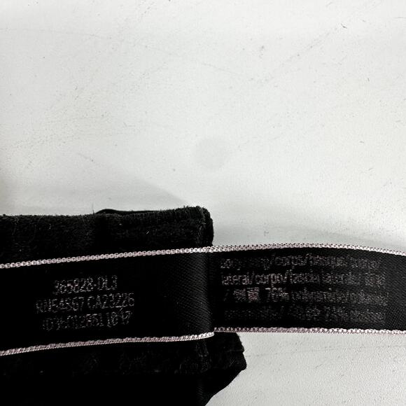 Victoria's Secret T-Shirt Bra Lightly Lined Wireless Adjustable Strap Black 32A - Picture 4 of 6